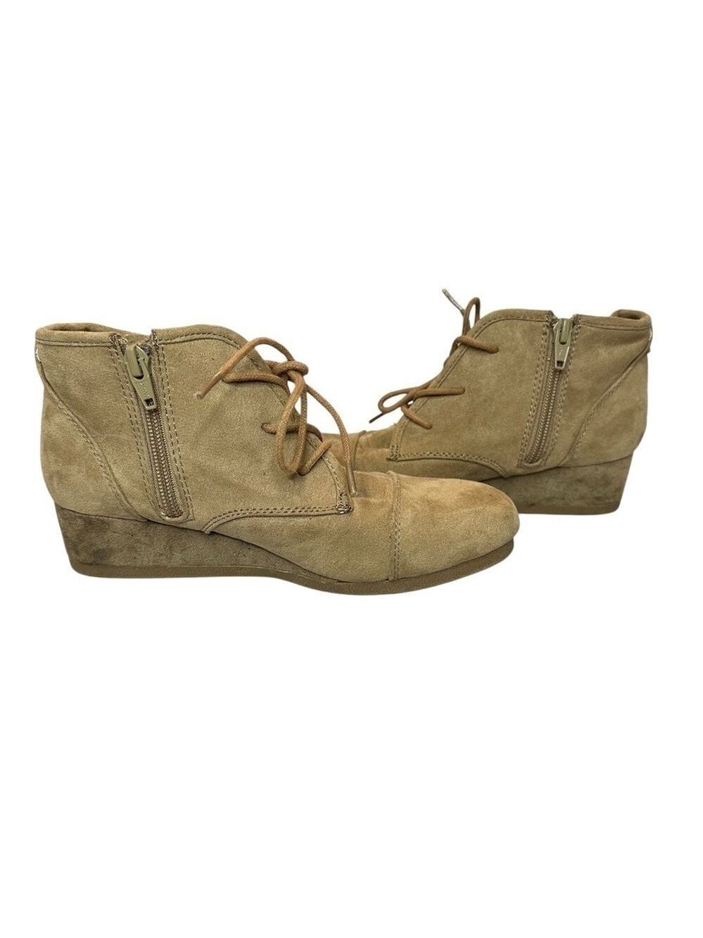 Cat‎ & Jack Girls Faux Suede Beige Lace Up Side Zip Wedge Ankle Boots Size 4
